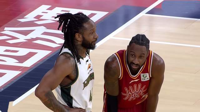 开云中国-赵继伟错失关键球，空砍15+6+7 辽宁男篮惜败山西 双外援弹尽粮绝